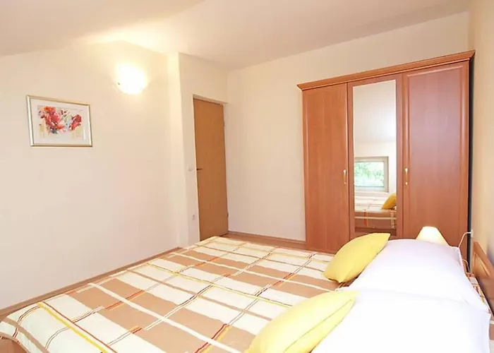 Peaceful Fioretta With Relaxing Pool Kakma