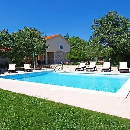 Villa Peaceful Fioretta With Relaxing Pool