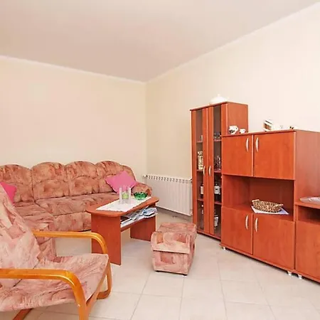 Peaceful Fioretta With Relaxing Pool *