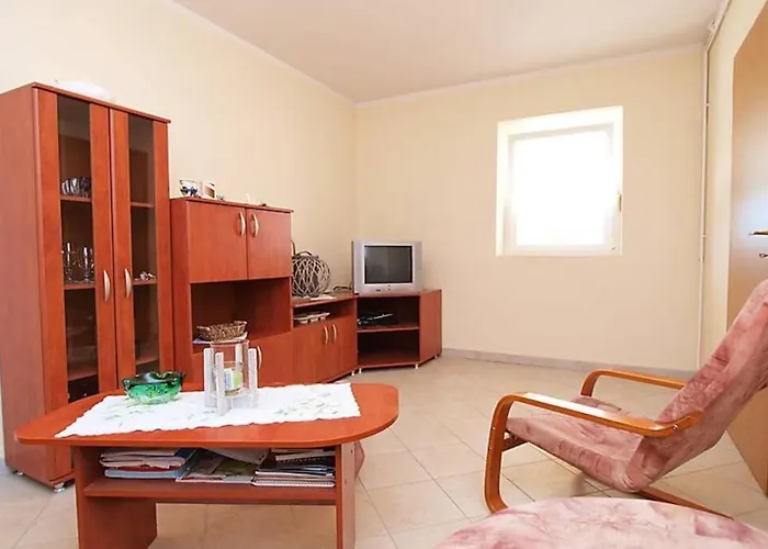 Peaceful Fioretta With Relaxing Pool