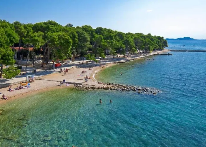 Peaceful Fioretta With Relaxing Pool Villa *